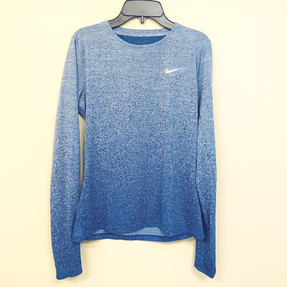 Nike women's DriFit Long-sleeves Shirt, size M